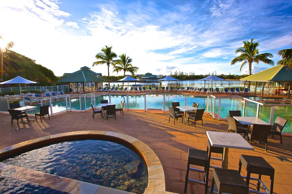http://greatpacifictravels.com.au/hotel/images/hotel_img/11506932436Novotel Twin Waters Resort Sunshine Coast 5.jpg